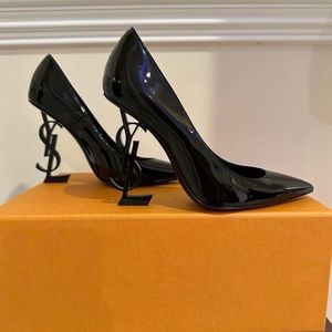 Saint Laurent Opyum patent pumps